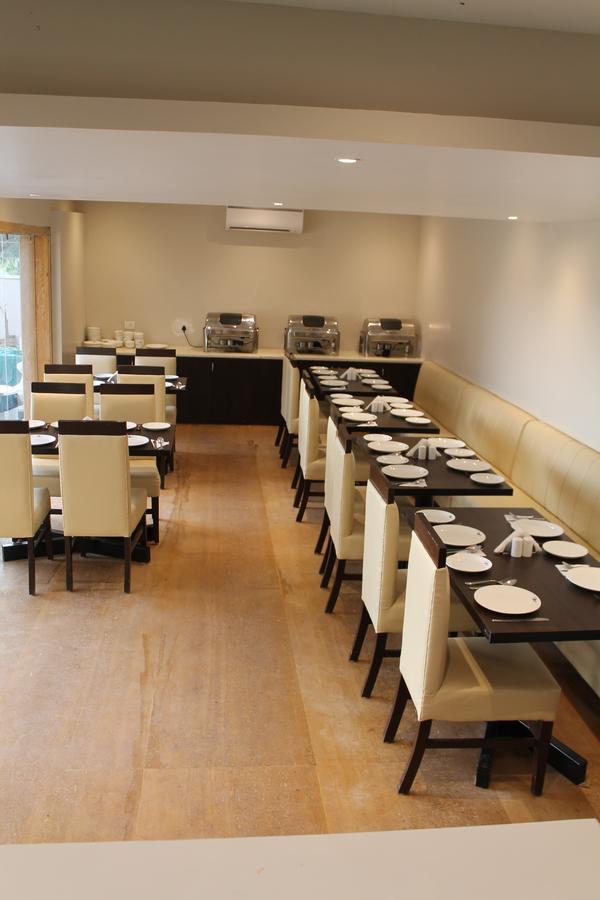 Hotel Goa Continental Arpora Luaran gambar
